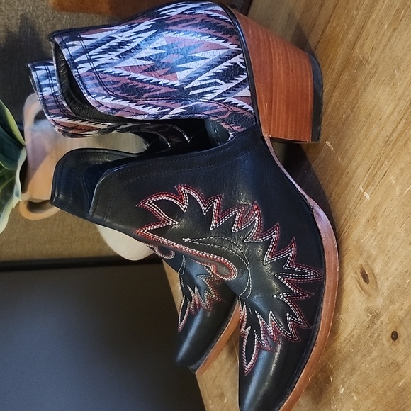Ariat Black and Multicolor Ankle Boots - Picture 8 of 9